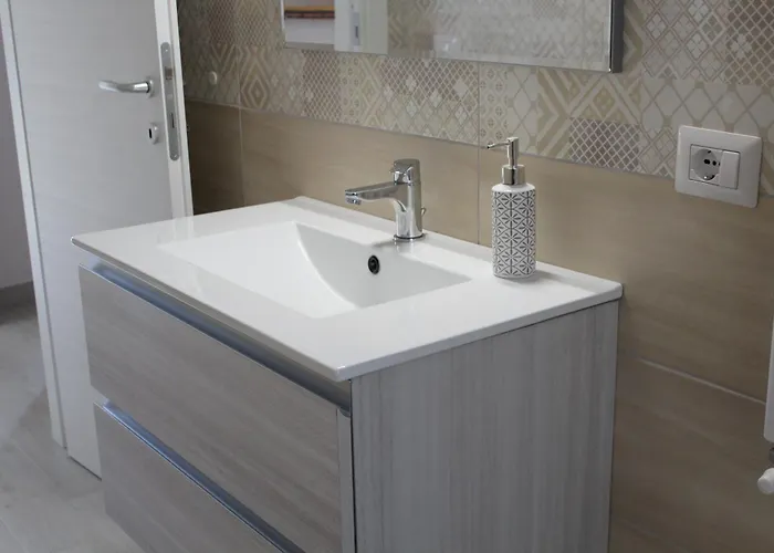 Il Silenzio Delle Colline Umbre - Vicino